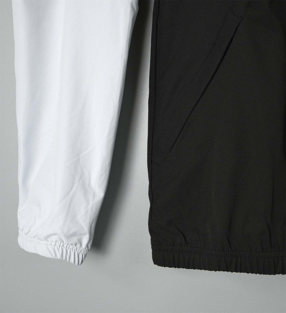 Liverpool 2026-27 Black-White Hoodie Windbreaker - Image 6