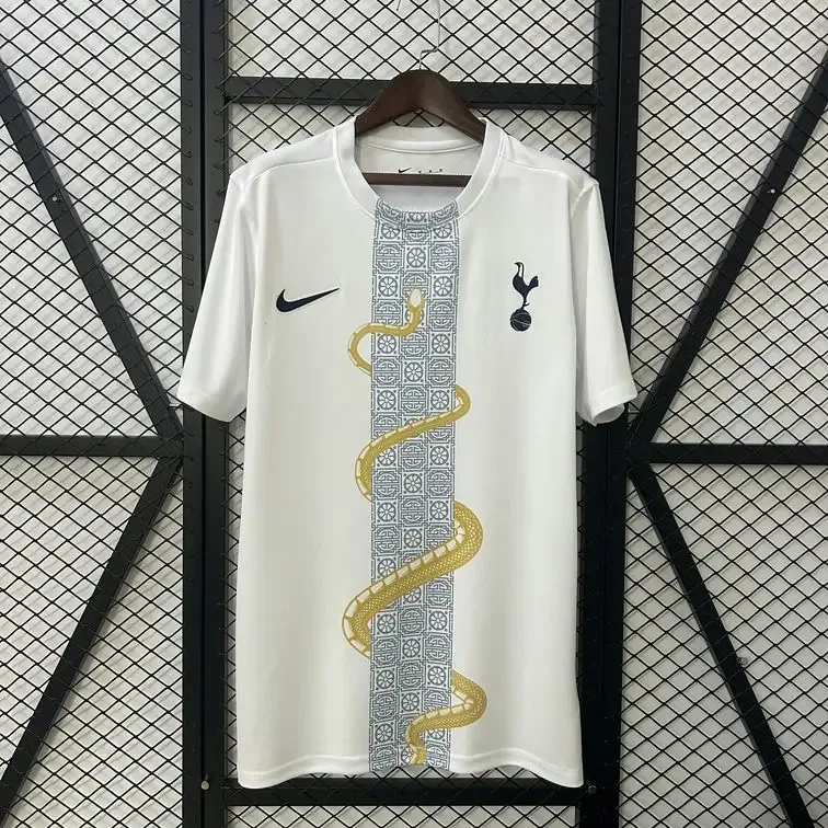 01-505.webp Tottenham Hotspur 2025-26 White Training Jersey - Image 1