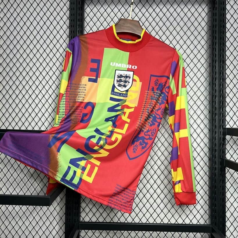 01-5155.jpg England 1995 Red Goalkeeper Long Sleeve Retro Jersey - Image 1