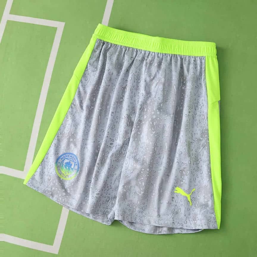01-5717.jpg Manchester City 2025-26 Second Away Shorts - Image 1