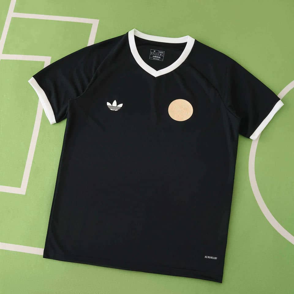 01-6219.jpg Ajax 2025-26 Black Training Jersey - Image 1