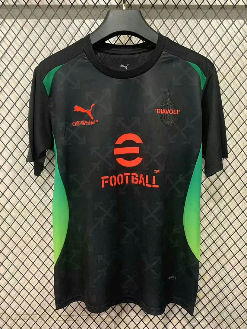 01-6318.jpg AC Milan 2025-26 Black Training Jersey - Image 1