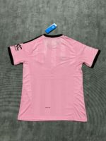 Manchester United 2025-26 Pink Goalkeeper Jersey - Image 2