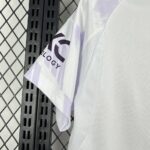 Manchester United 2025-26 Away Jersey Fan Version - Image 3