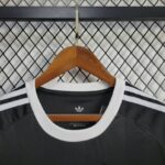 Liverpool 2025-26 Black Goalkeeper Jersey - Image 3