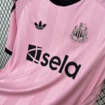 Newcastle United 2025-26 Pink Goalkeeper Jersey - Image 3