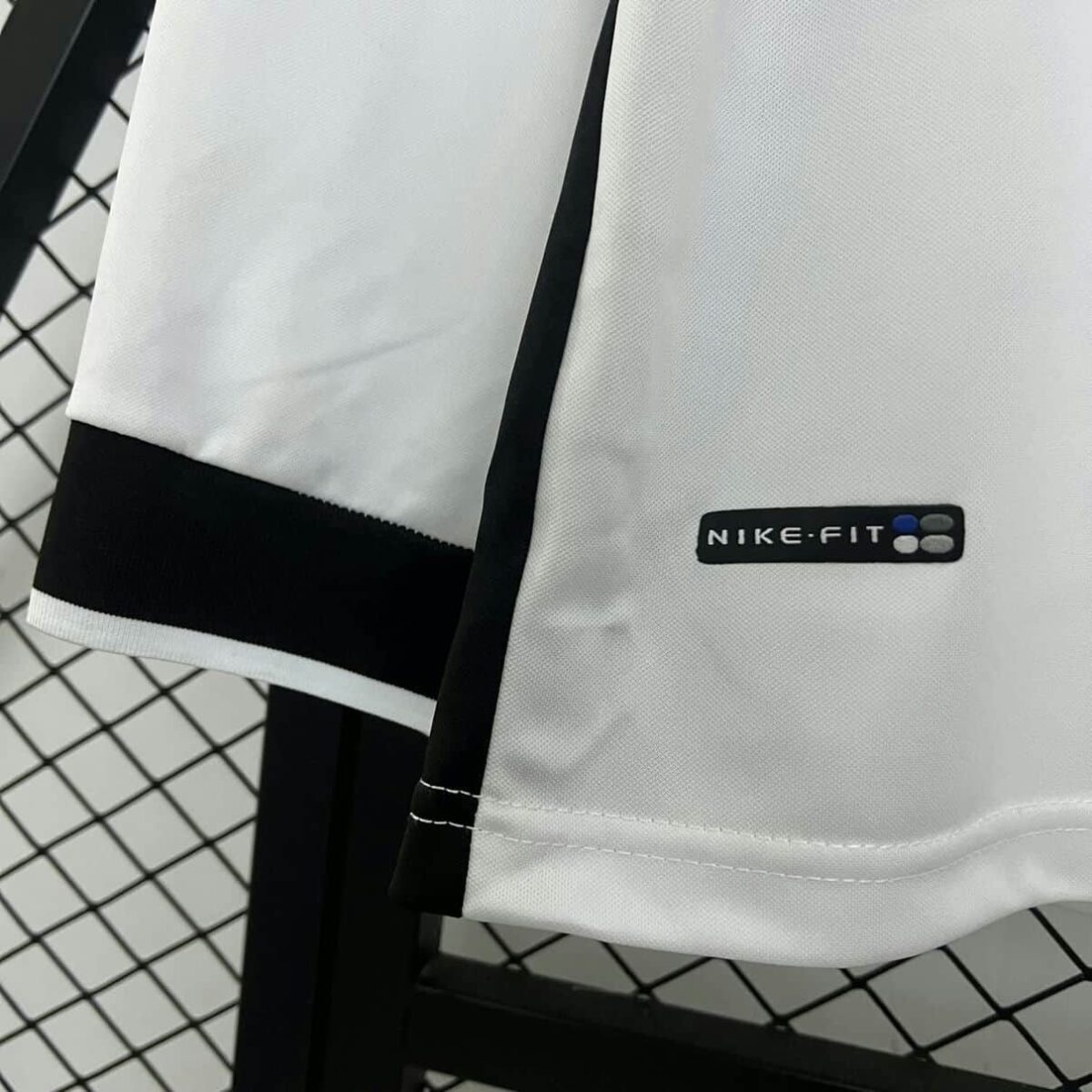 Colo-Colo 1997-98 Home Retro Long Sleeve Jersey - Image 4