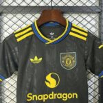 Manchester United 2025-26 Second Away Kids Kit - Image 4