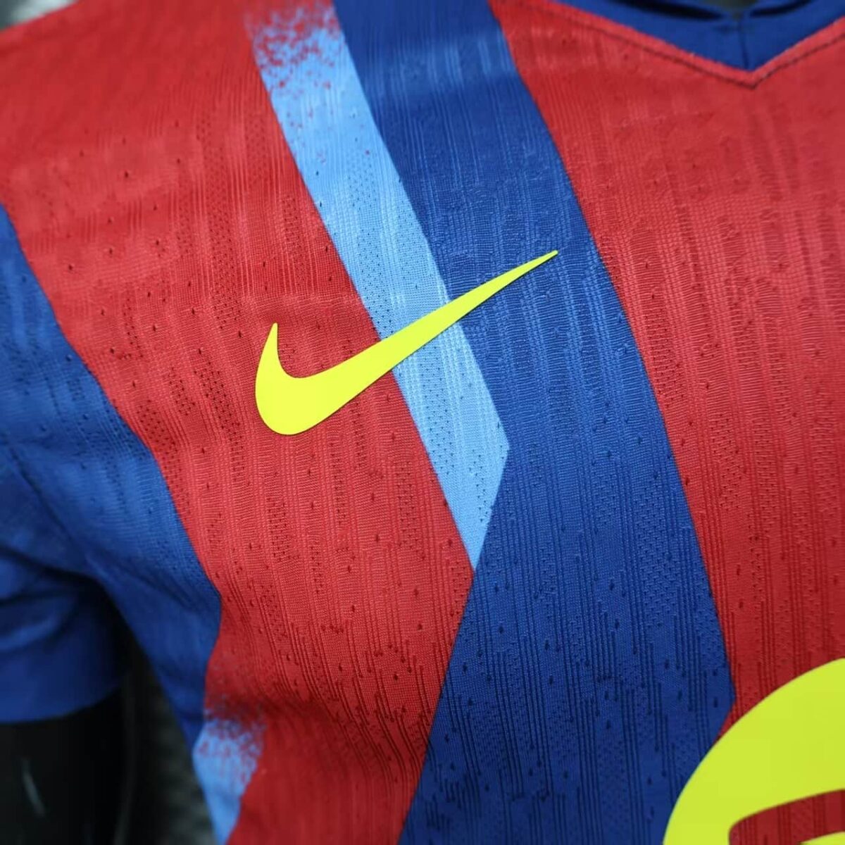Barcelona 2025-26 Fourth Jersey Player Version - Image 5