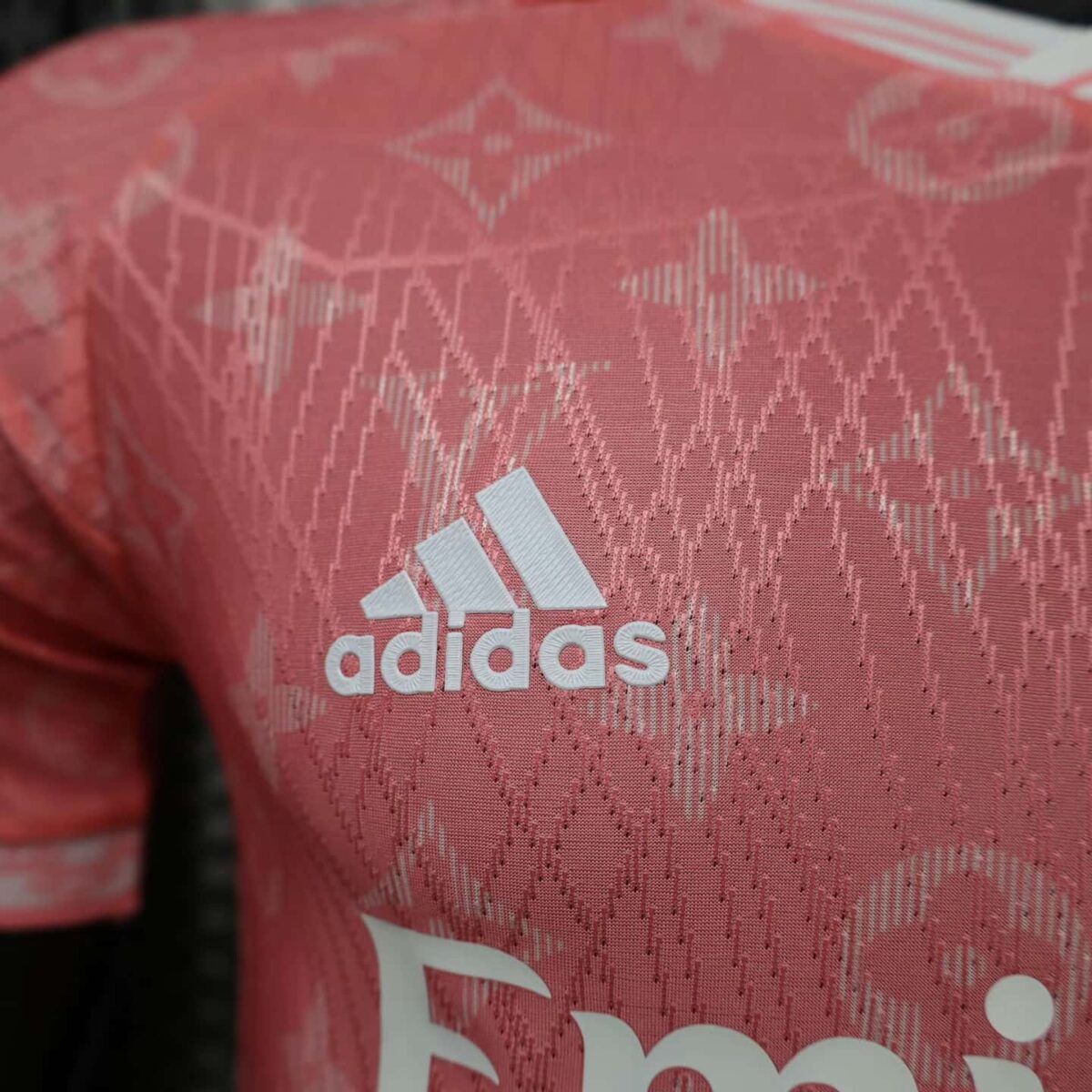 Real Madrid 2026-27 x LV Pink Jersey Player Version - Image 5