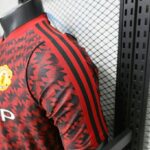 Manchester United 2026-27 Retro Lifestyle Red-Black Jersey Player Version - Image 5