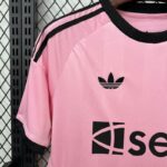 Newcastle United 2025-26 Pink Goalkeeper Jersey - Image 5