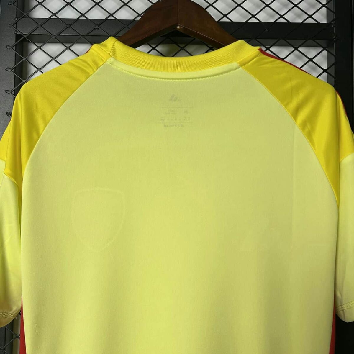 Arsenal 2025-26 Yellow Goalkeeper Jersey - Image 6