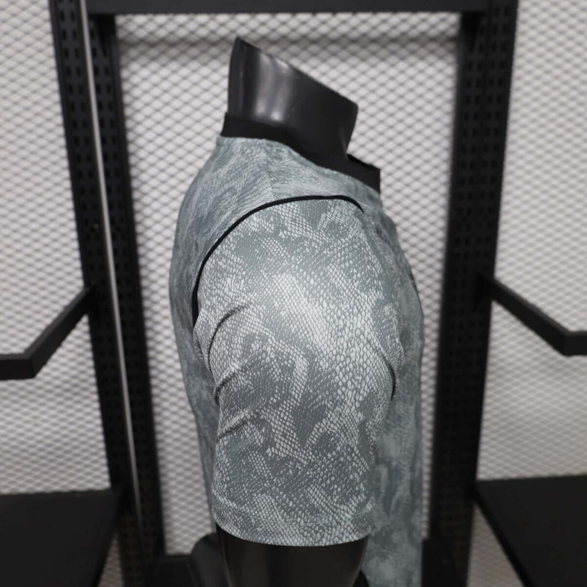 Barcelona 2026-27 Grey Goalkeeper Jersey Player Version - Image 7
