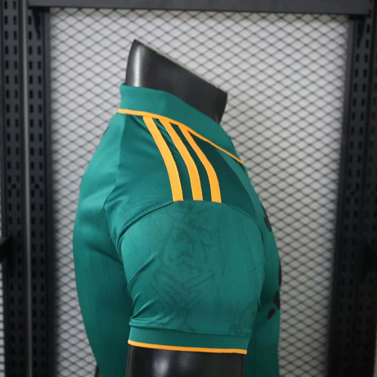 Liverpool 2026-27 Green Trefoil Retro-Inspired Jersey Player Version - Image 7