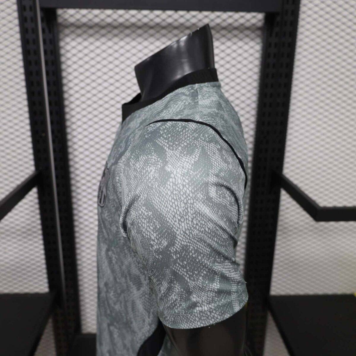 Barcelona 2026-27 Grey Goalkeeper Jersey Player Version - Image 8