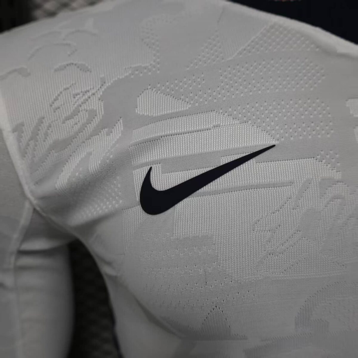 England 2026 FIFA World Cup Home Long Sleeve Jersey Player Version - Image 8