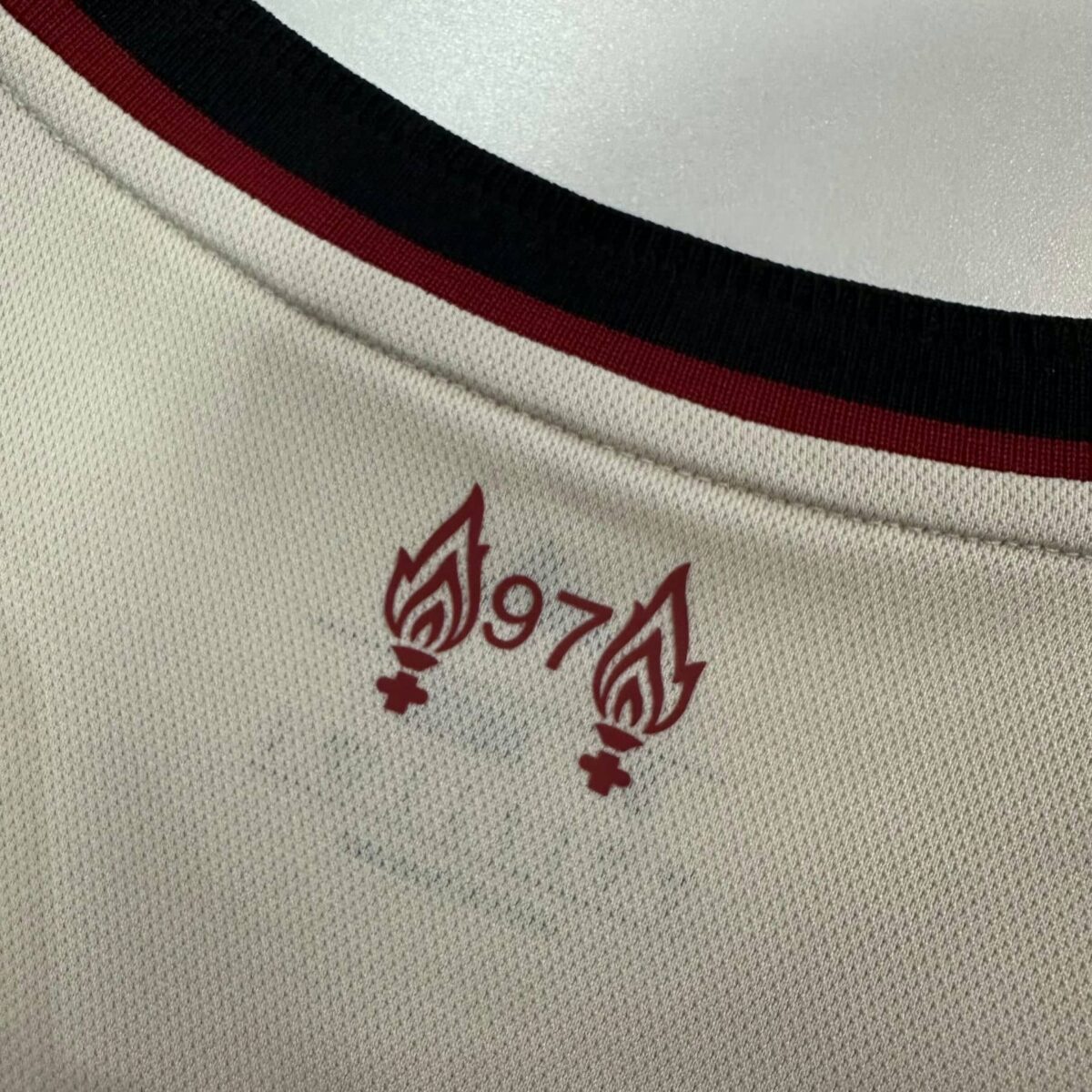 Liverpool 2025-26 Away Jersey Fan Version - Image 10
